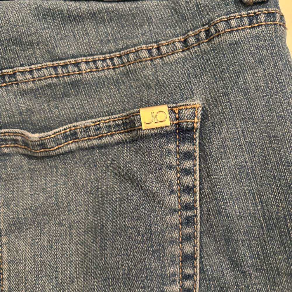 Jennifer Lopez Woman’s Denim Shorts, size 12 - Picture 5 of 6